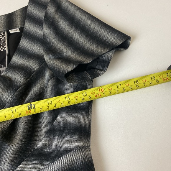 L.A.M.B. Gwen Stefani 2008 Union Jack Sheath Dress Size 6 gray black striped pat - Picture 15 of 16